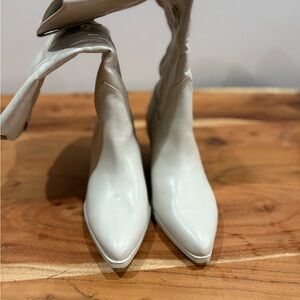 Madden NYC White Western Cowboy Boots Women’s Size 10 Pointed Toe Block Heel NWT